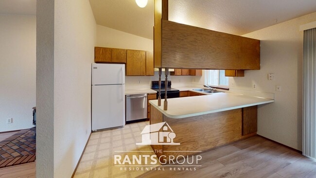 Building Photo - 832R