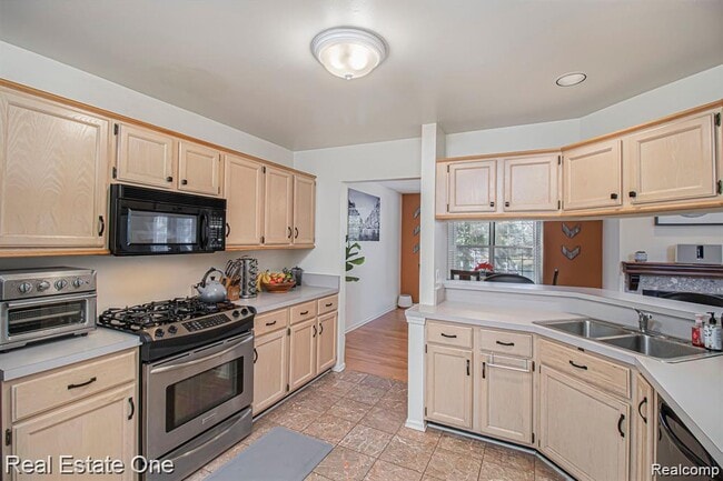 Building Photo - 1137 Fairways Blvd