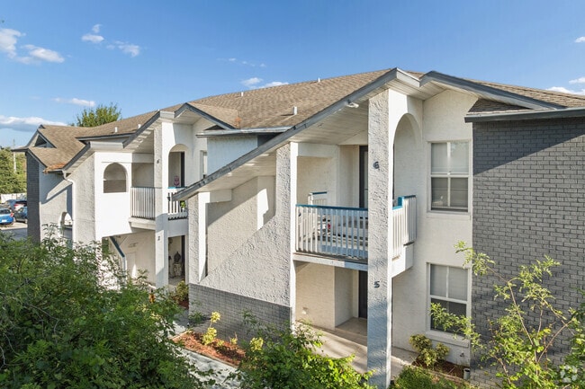 296 Flower Ln, Kissimmee, FL 34743 - The Flower Place