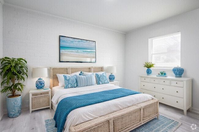 Bedroom 3BR Cottage 900SF - Privately Owned Crestwood Gardens!