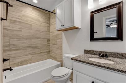 Building Photo - 232 W Lake Ave