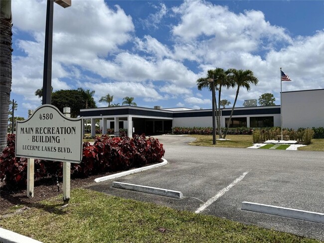 Building Photo - 4725 Lucerne Lakes Blvd E