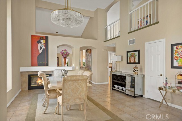 Building Photo - 1521 Fairway Oaks Ave