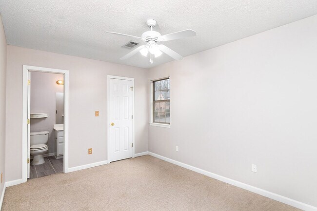 Building Photo - 129 Ashley Way