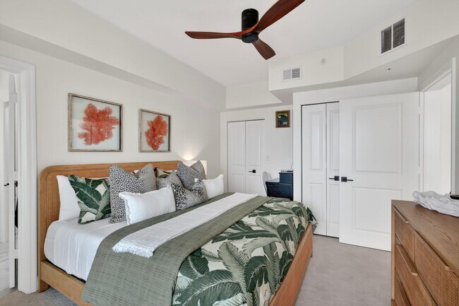 Building Photo - 675 NW Flagler Ave