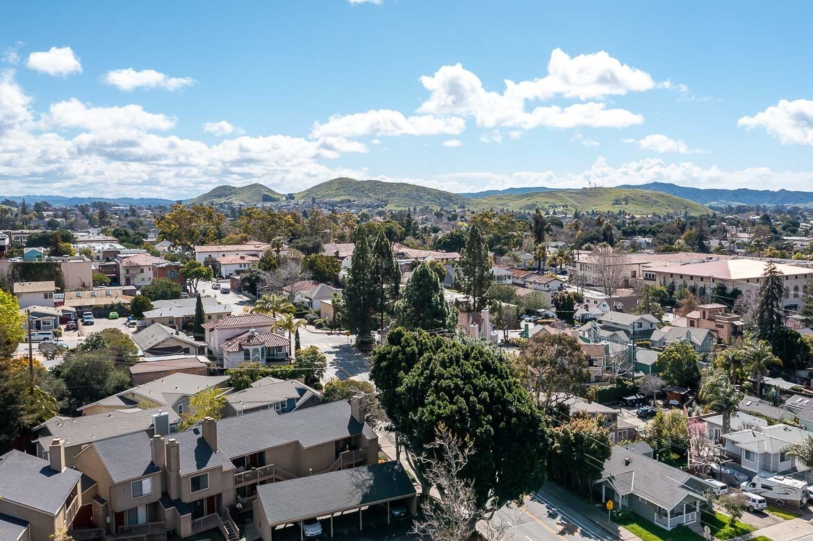 Building Photo - 680 Chorro St