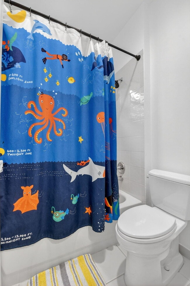 Building Photo - 10337 Trianon Pl