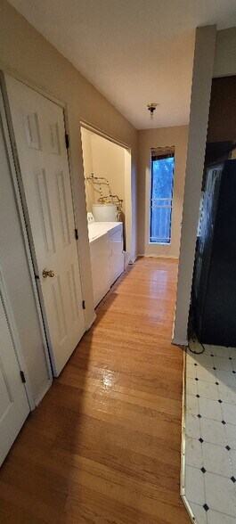 Building Photo - 2115 Jackson Ave NW