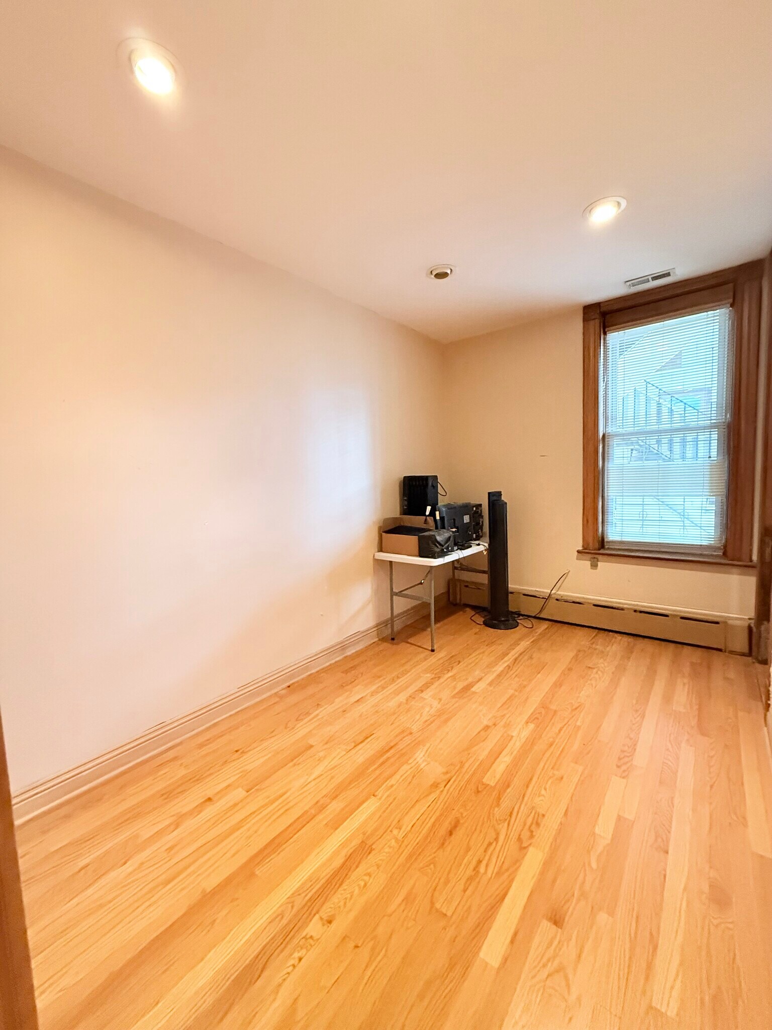 Building Photo - 2123 N Seminary Ave