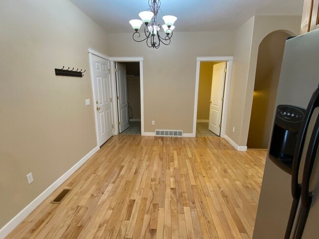 Building Photo - Half Price 1st Month! Beautiful 4 Bedroom 3.5 Bathroom Town Home In Logan