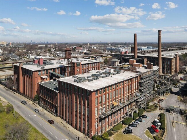 Building Photo - 170 Boulevard SE