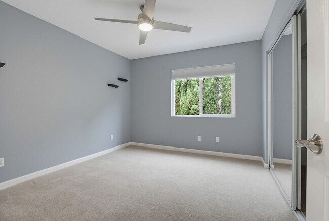Building Photo - 3239 Canyon View Dr
