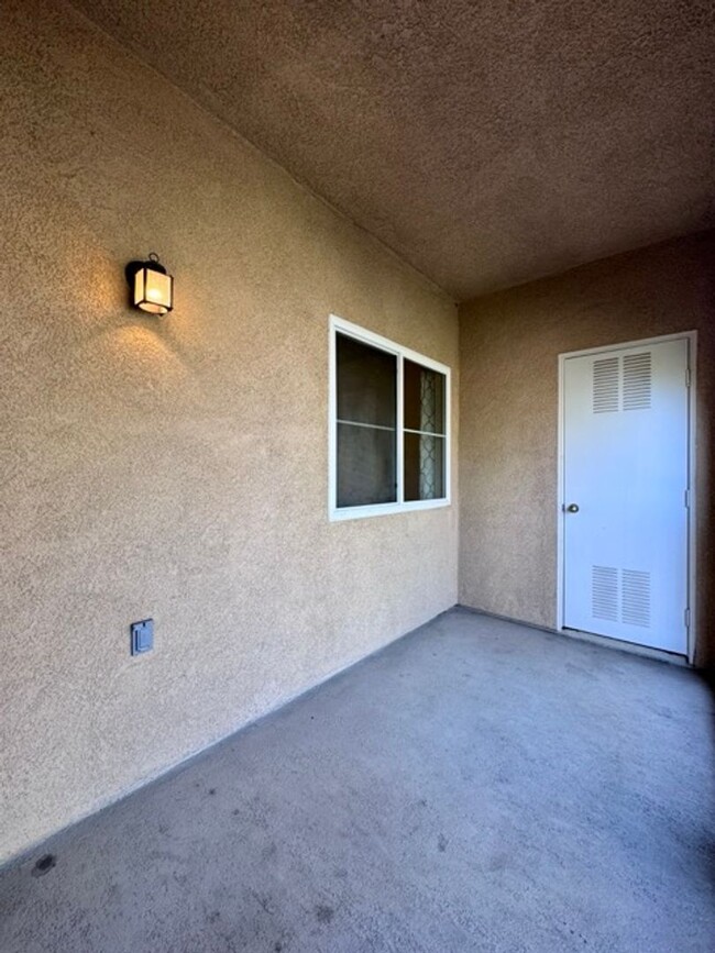 Building Photo - 1 bedroom Murrieta condo for LEASE with a ...