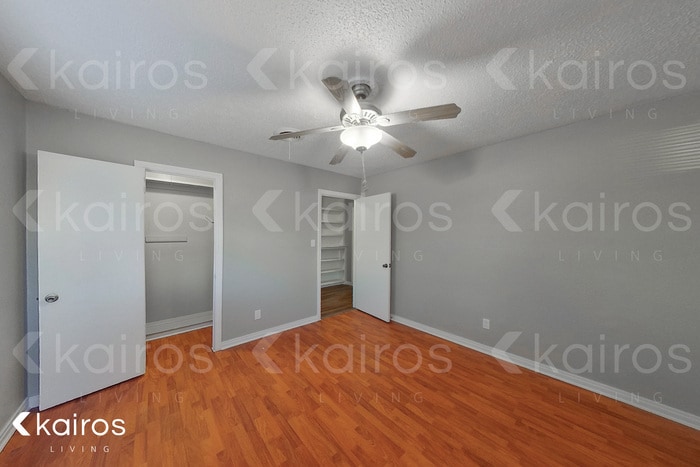 Building Photo - 2813 James Louis Dr