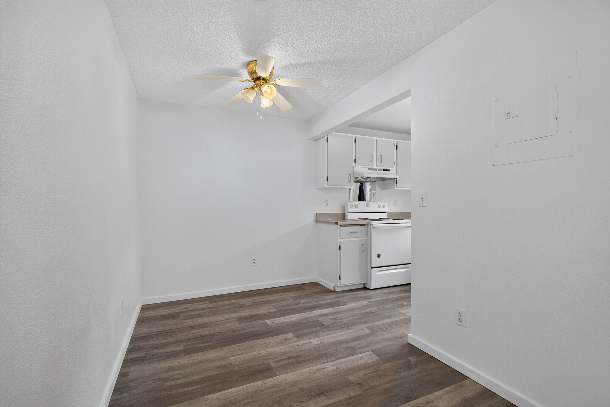 Building Photo - 10332 15th Avenue Ct E