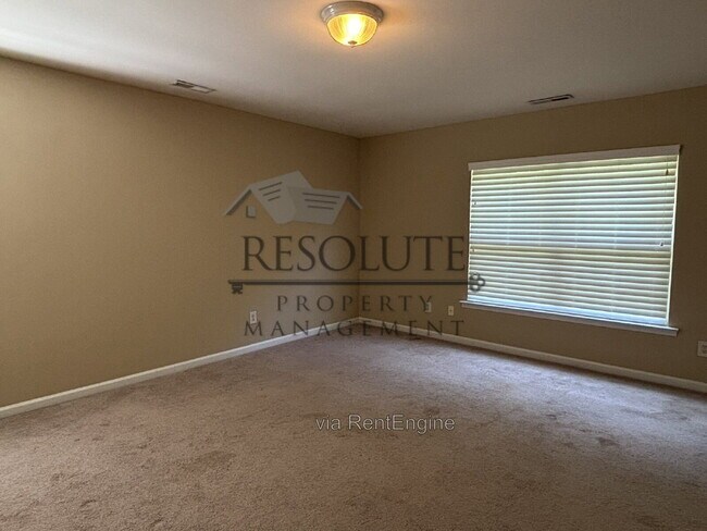 Building Photo - 4 Spicewood Ct