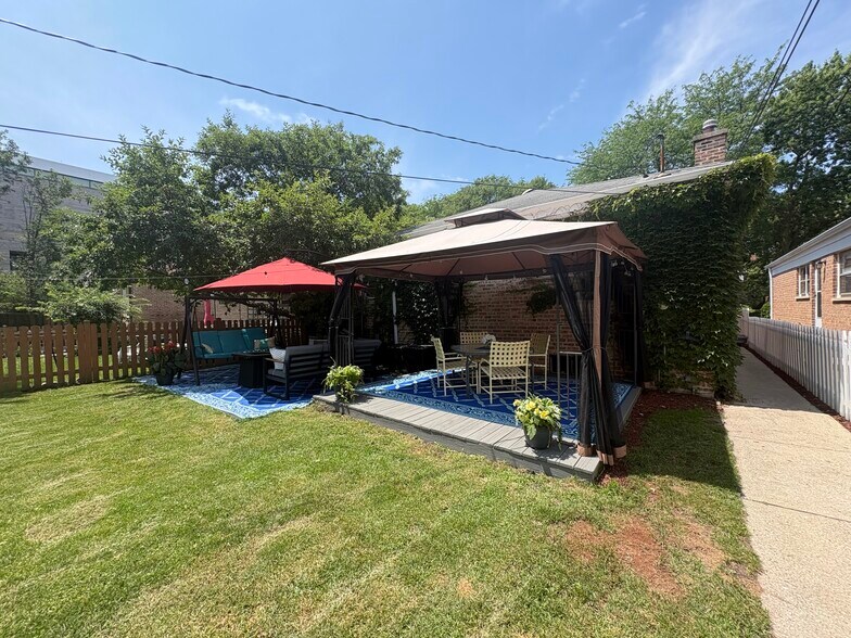 Backyard - 319 Dodge Ave