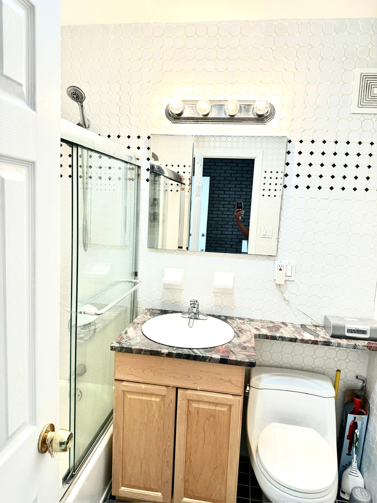2nd floor bathroom - 1155 Welling Ct