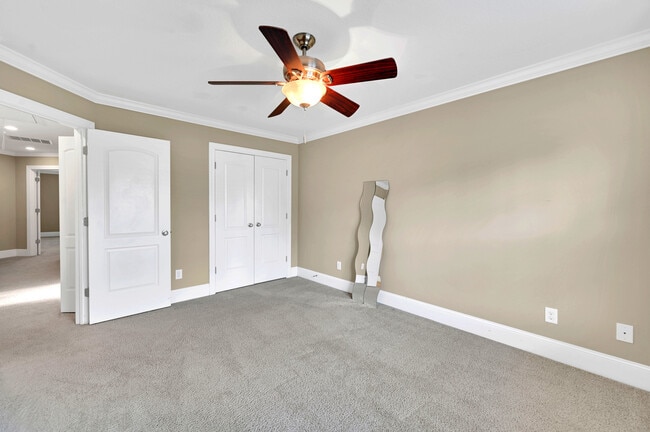 Building Photo - Brook Hollow