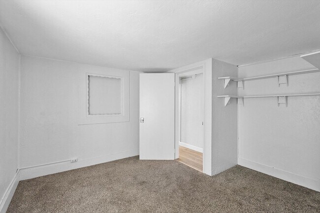 Building Photo - 531 Taylor Ave