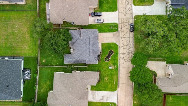 Building Photo - 241 Blue Hill Dr