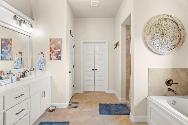 Building Photo - 2253 N Payton Ct