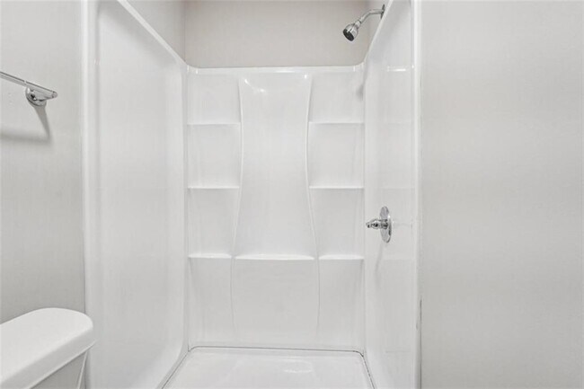 Building Photo - 172 Meador Way SE