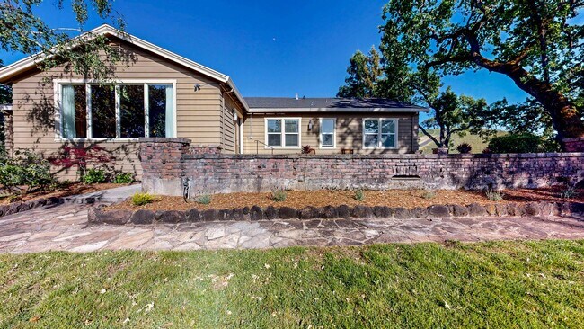 Building Photo - Experience true Wine Country Luxury living...