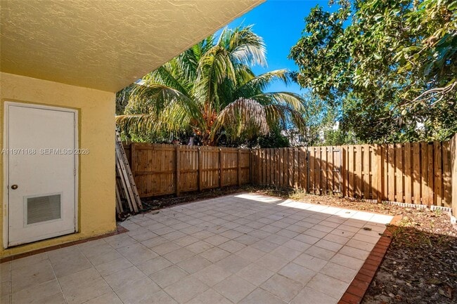 Building Photo - 20536 NE 6th Ct