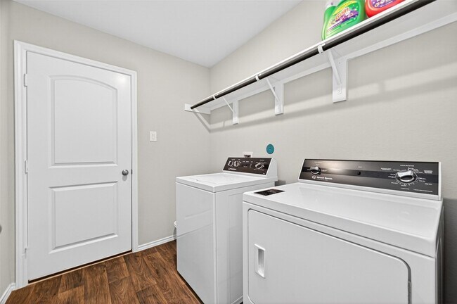 Building Photo - 40347 Blossom Vly Ln