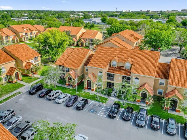 Building Photo - 405 Fountainhead Cir