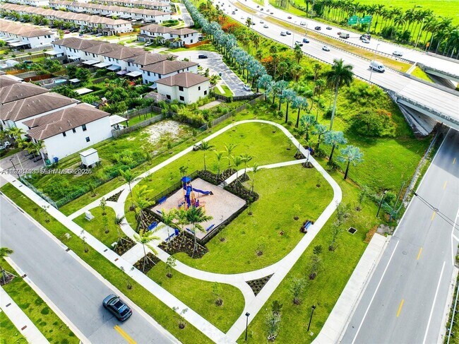 Building Photo - 25532 SW 108th Ave