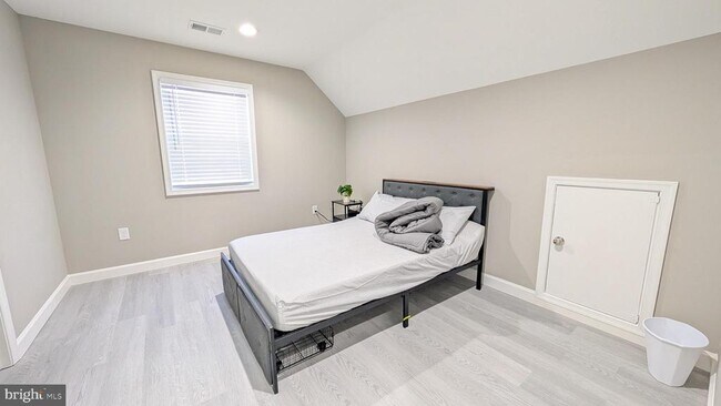 Building Photo - 2253 Papermill Rd