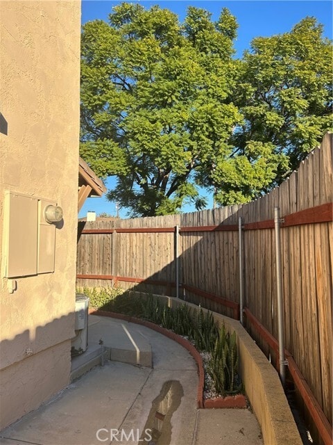 Building Photo - 5610 Elsinore Ave