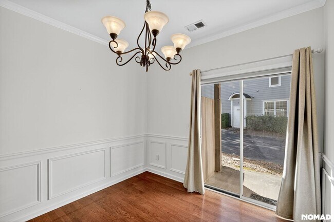 Building Photo - 235 River Green Ave