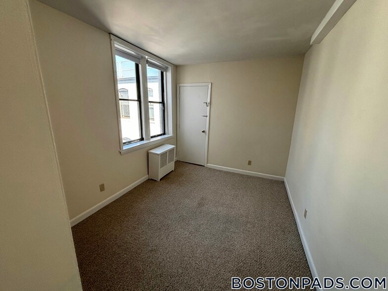 Building Photo - 1137 Commonwealth Ave