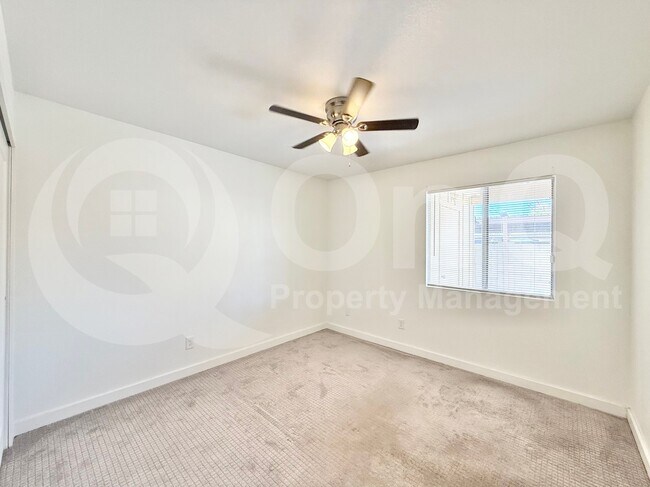 Building Photo - 2113 E Dunbar Dr