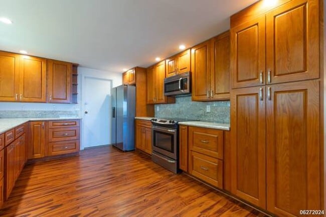 Building Photo - 1417 Onioni St