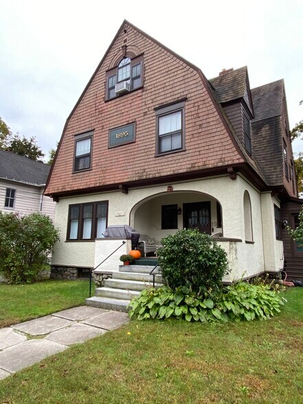 Primary Photo - 19 Columbus Ave
