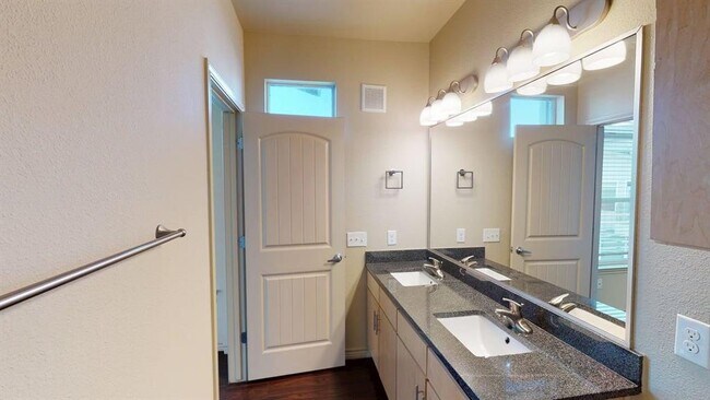 Building Photo - 2606 Wilson St