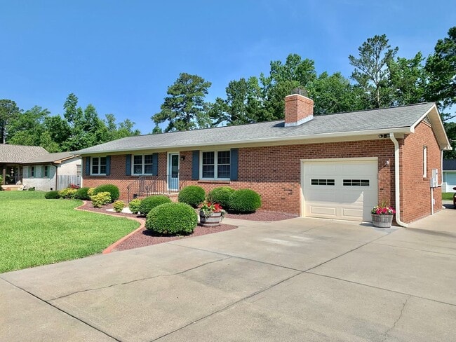 Building Photo - Charming Updated Home, Quiet Street Near Base, Fenced Yard!