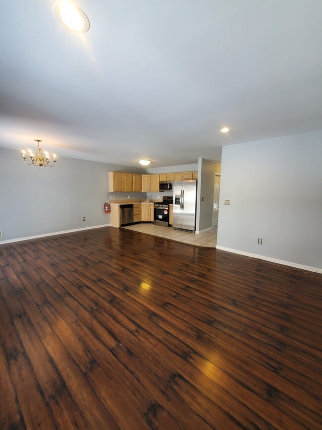 Building Photo - 20 Druid Ln