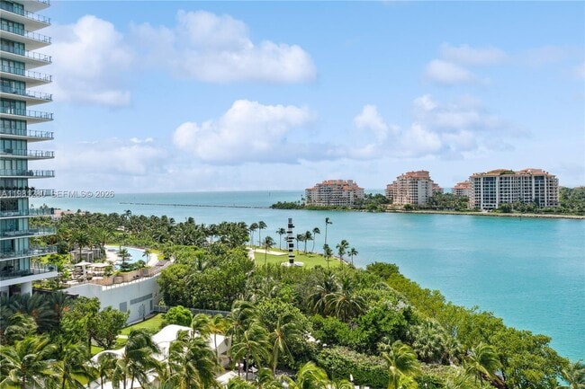 Building Photo - 1000 South Pointe Dr