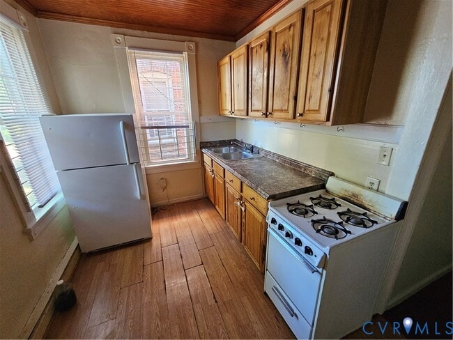 Building Photo - 3007 Ellwood Ave