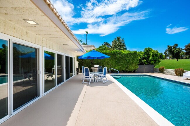 Building Photo - 38941 Kilimanjaro Dr