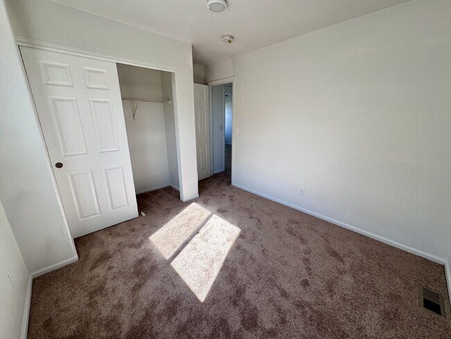 Building Photo - 19308 E Dickenson Pl