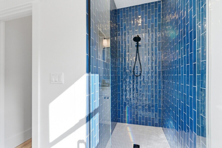 Building Photo - 2945 NE 57th Ave