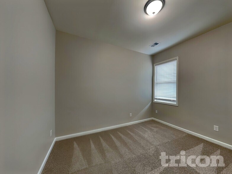 Building Photo - 7802 Bluefin Trail