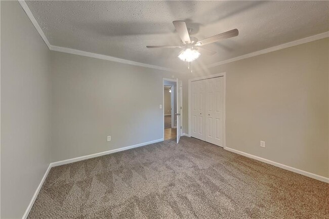 Building Photo - 3041 Stoneridge Ct