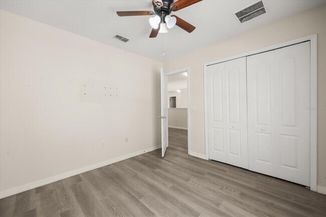 Building Photo - 628 Henley Cir